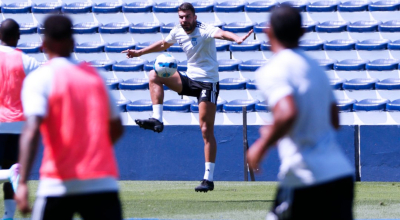 Los jugadores de Emelec en un entrenamiento en el estadio George Capwell, 29 de agosto de 2024.