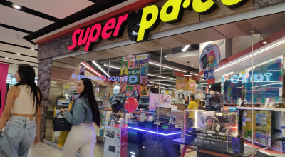 Un local de SuperPaco, en el Quicentro Shopping, en Quito, en agosto de 2024.