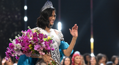 Miss Universo 2023, Sheynnis Palacios de Nicaragua, saluda tras ganar la edición 72 del certamen Miss Universo 2023.