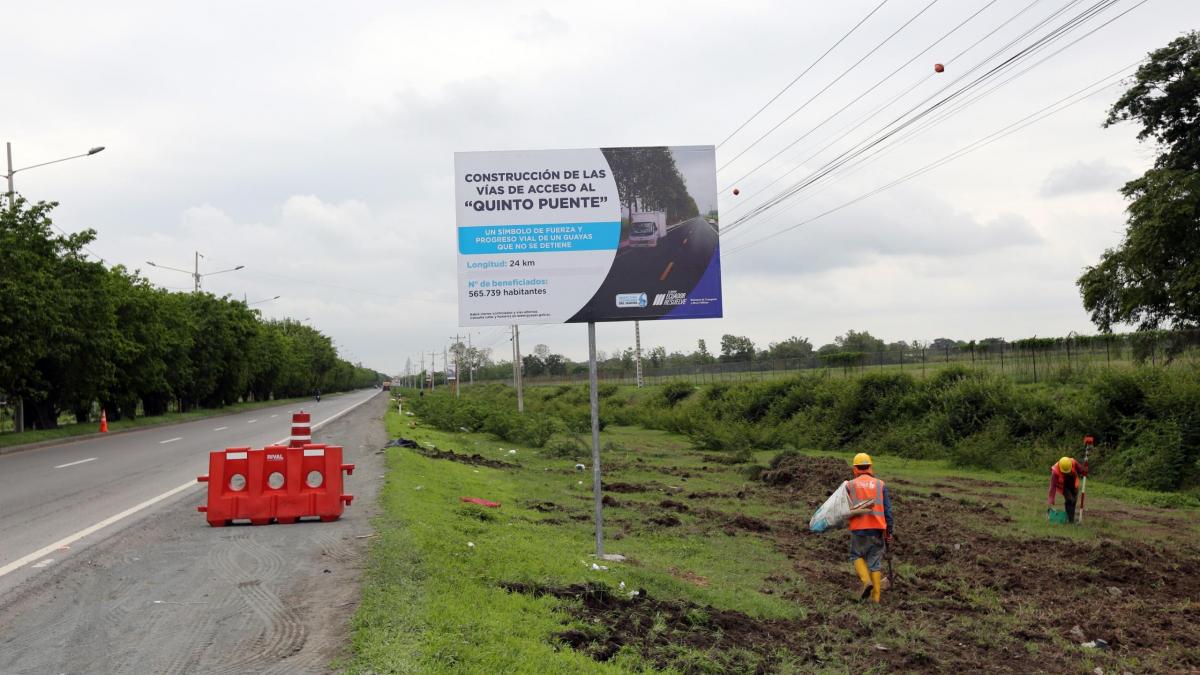 Noboa promete reactivar la inversión en obra pública que viene cayendo ...