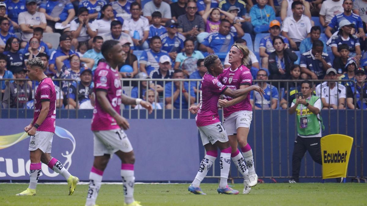 Independiente del Valle vence a Emelec y se afianza en la punta de la ...