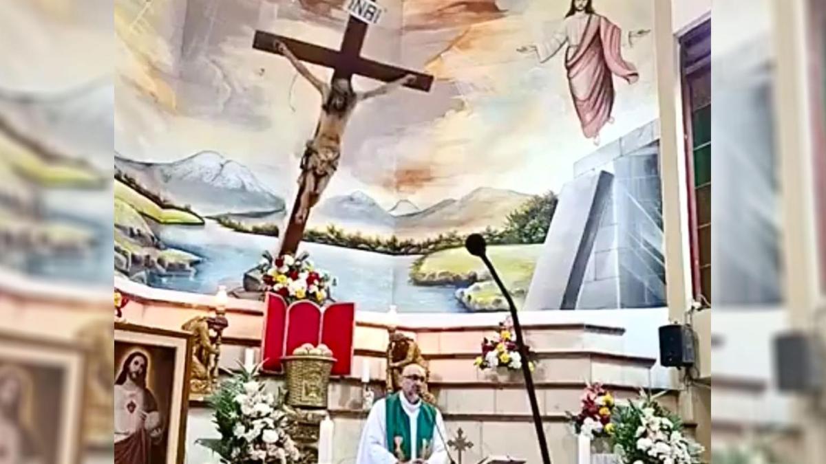 Sacerdote Patricio Sánchez muere impactado por la cruz del atrio en la misa de la iglesia Perpetuo Socorro de Guayaquil