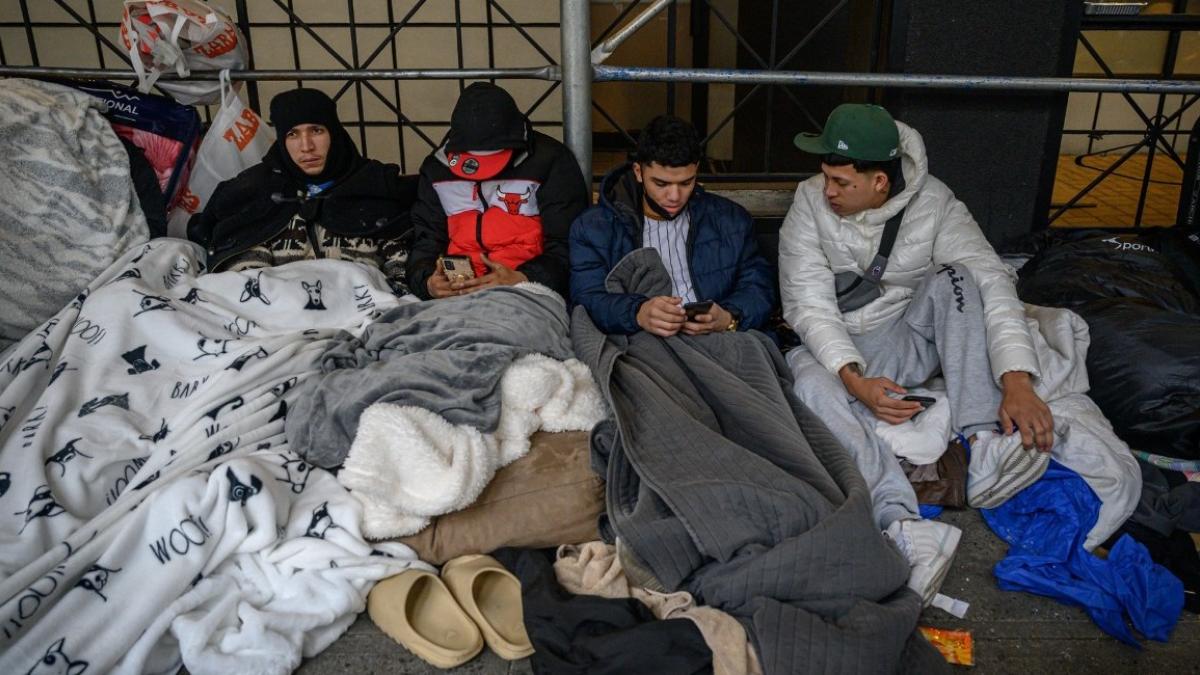 Nueva York recibe por semana a 2.000 migrantes que buscan asilo