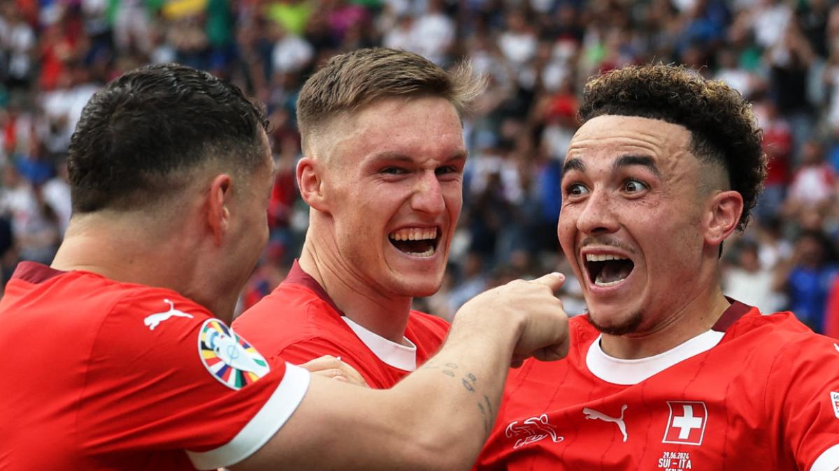 ¡Primer grande afuera! Suiza elimina a Italia y avanza a cuartos de final