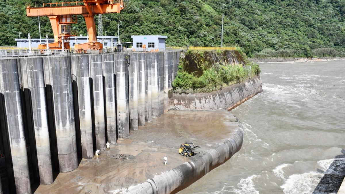 Superar los cortes de luz en Ecuador requerirá de una inversión de USD