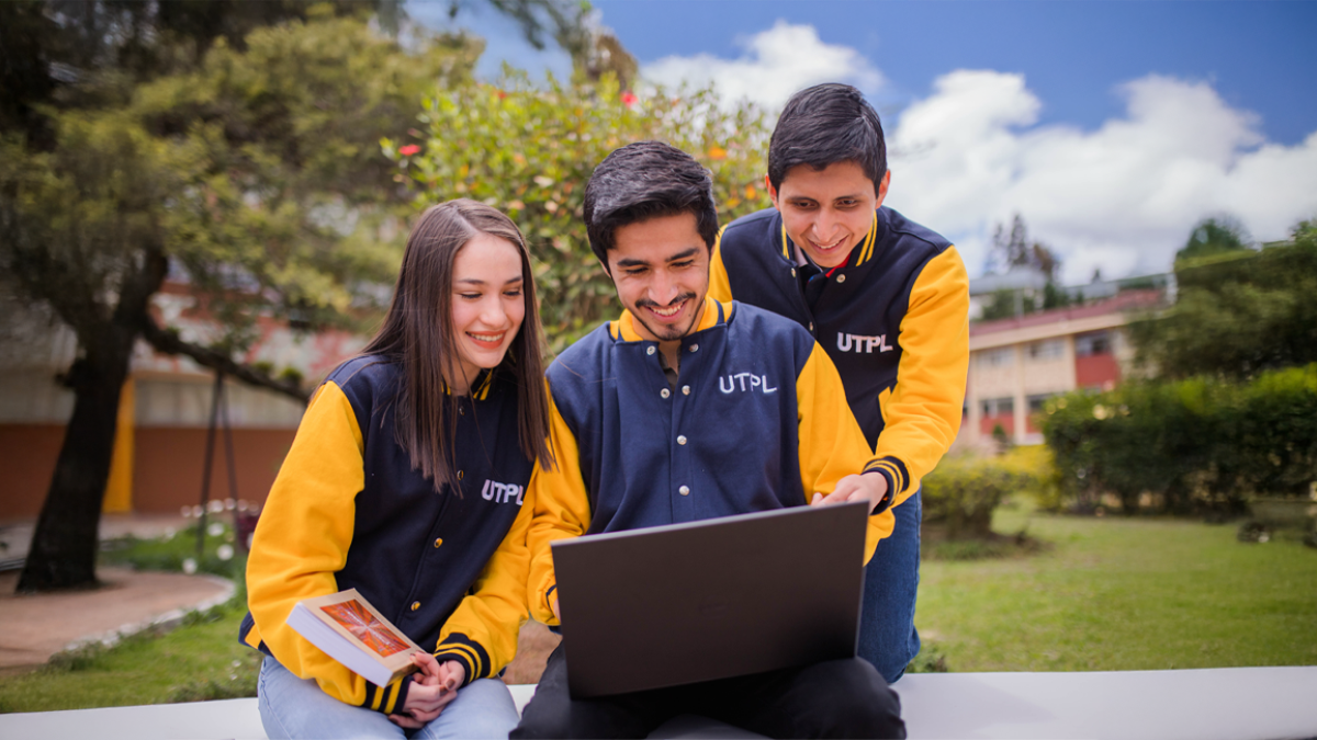 UTPL es reconocida como la universidad #1 en educación en línea este 2024