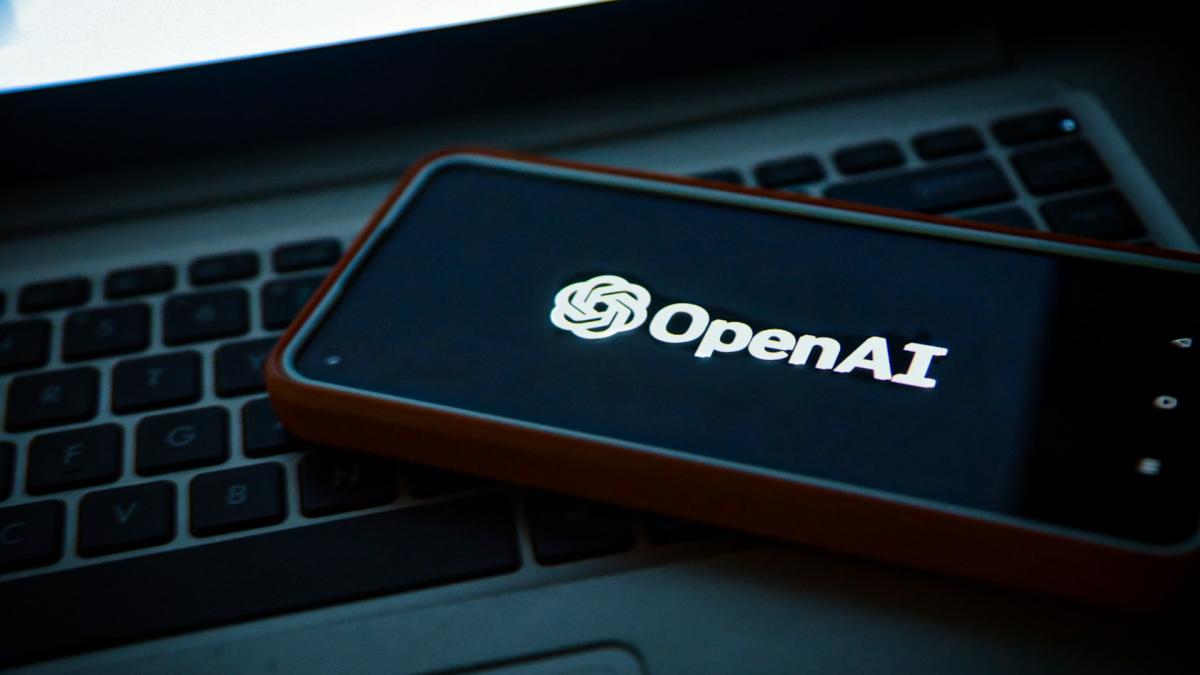ChatGPT-4.5, un nuevo modelo de IA que promete 'mentir' menos y ser ...