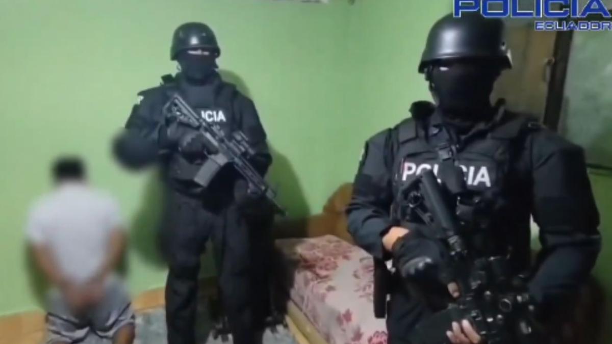 Quito· Capturan a banda dedicada al robo a mano armada en buses que ...