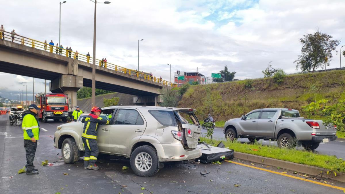 Accidente de tránsito en la Ruta Viva deja dos heridos y el cierre ...