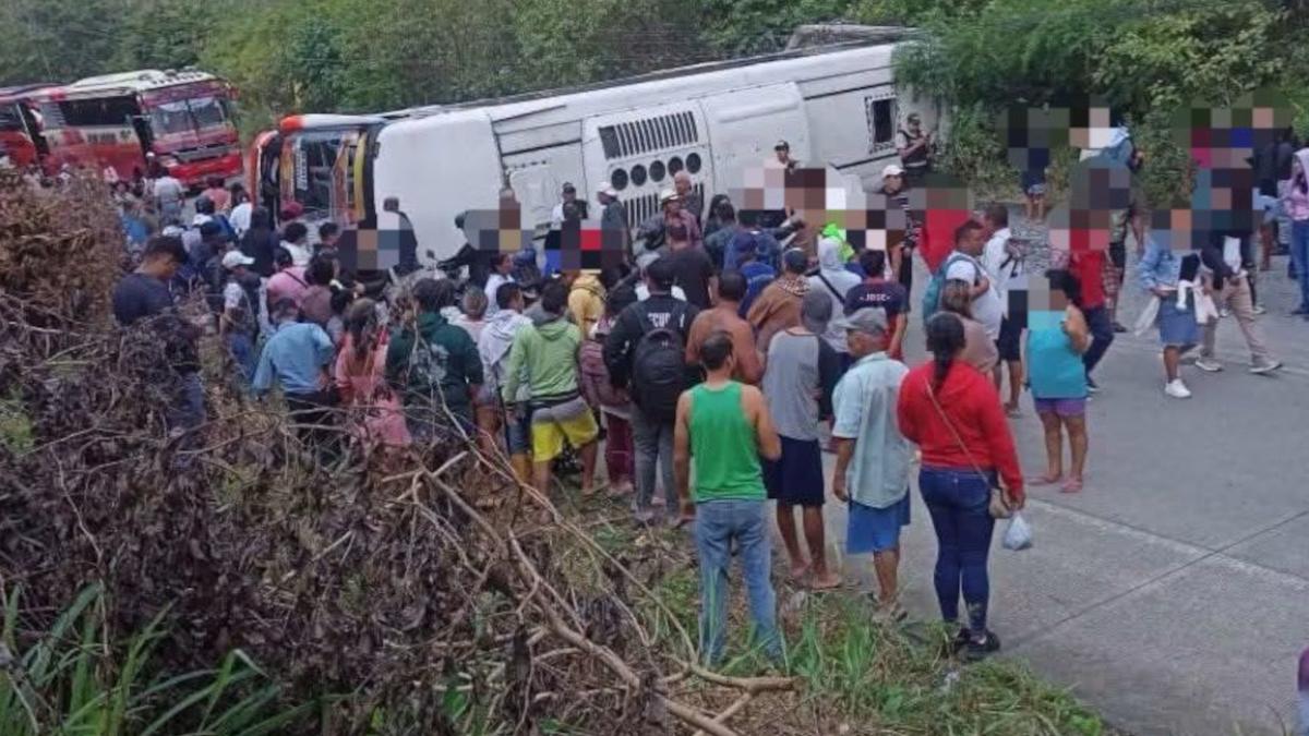 Accidente de tránsito en Canoa, Manabí, deja dos muertos y seis heridos