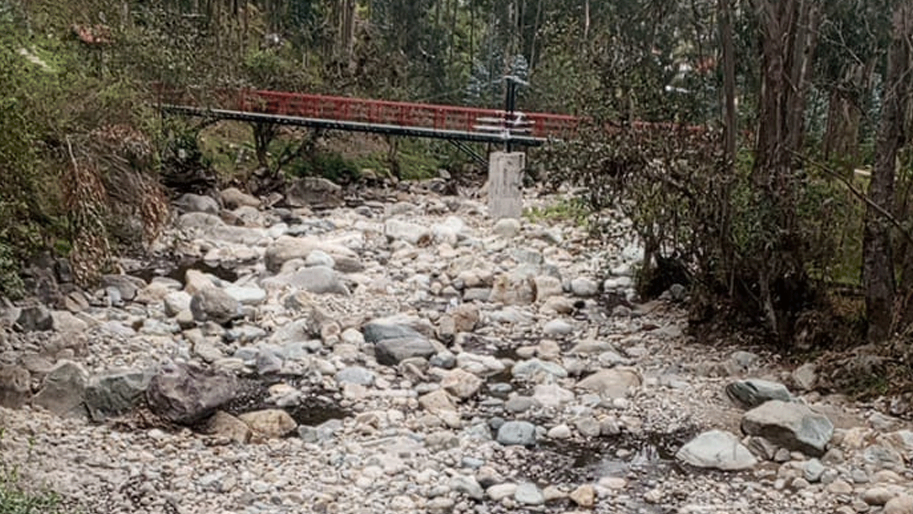 Estado de uno de los ríos de Cuenca durante el estiaje.